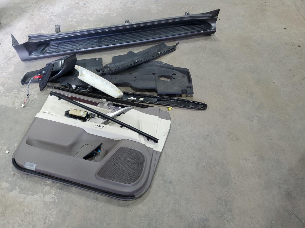 2014 Lexus GX - Image 13