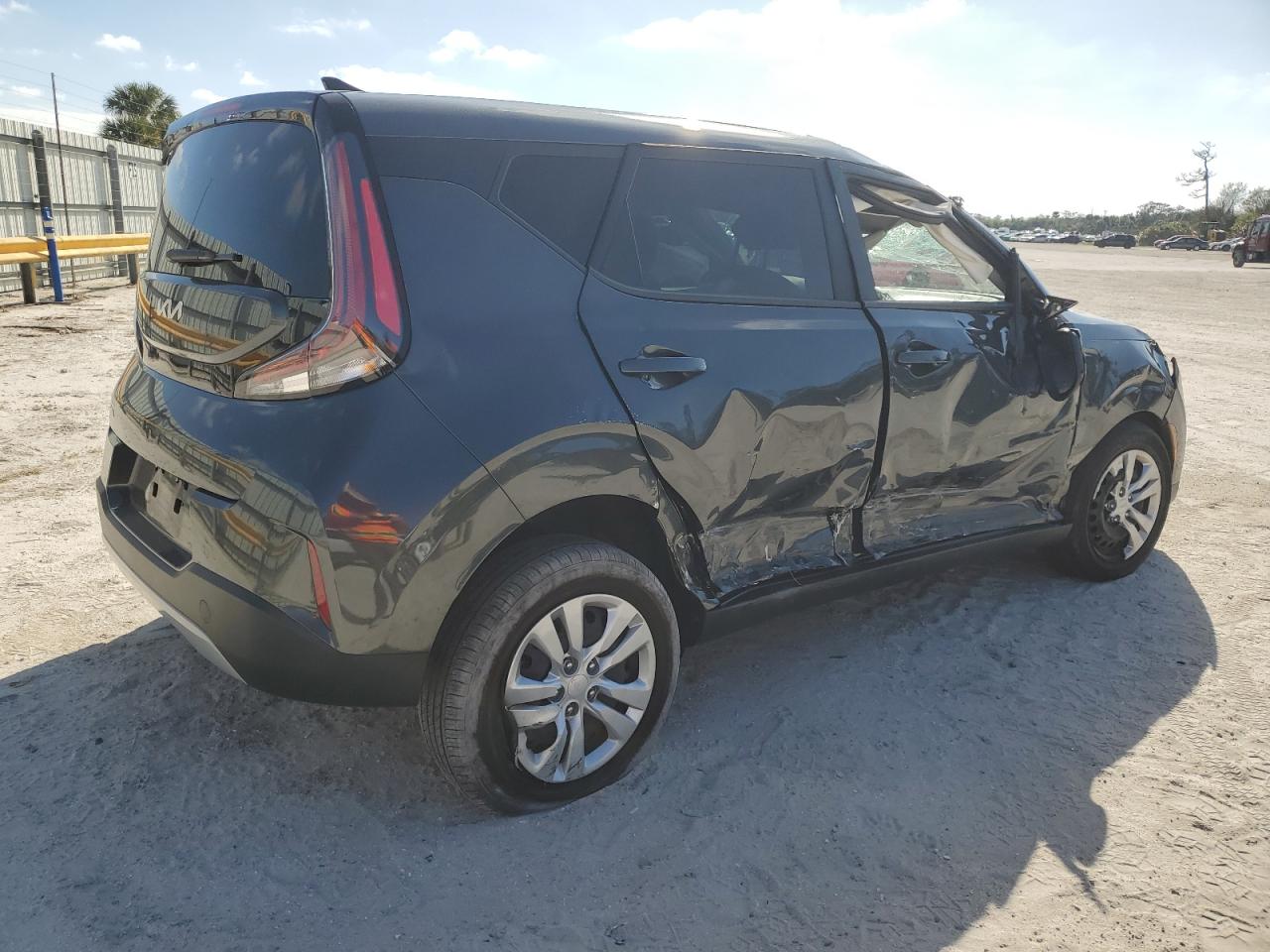 2023 Kia Soul - Image 3