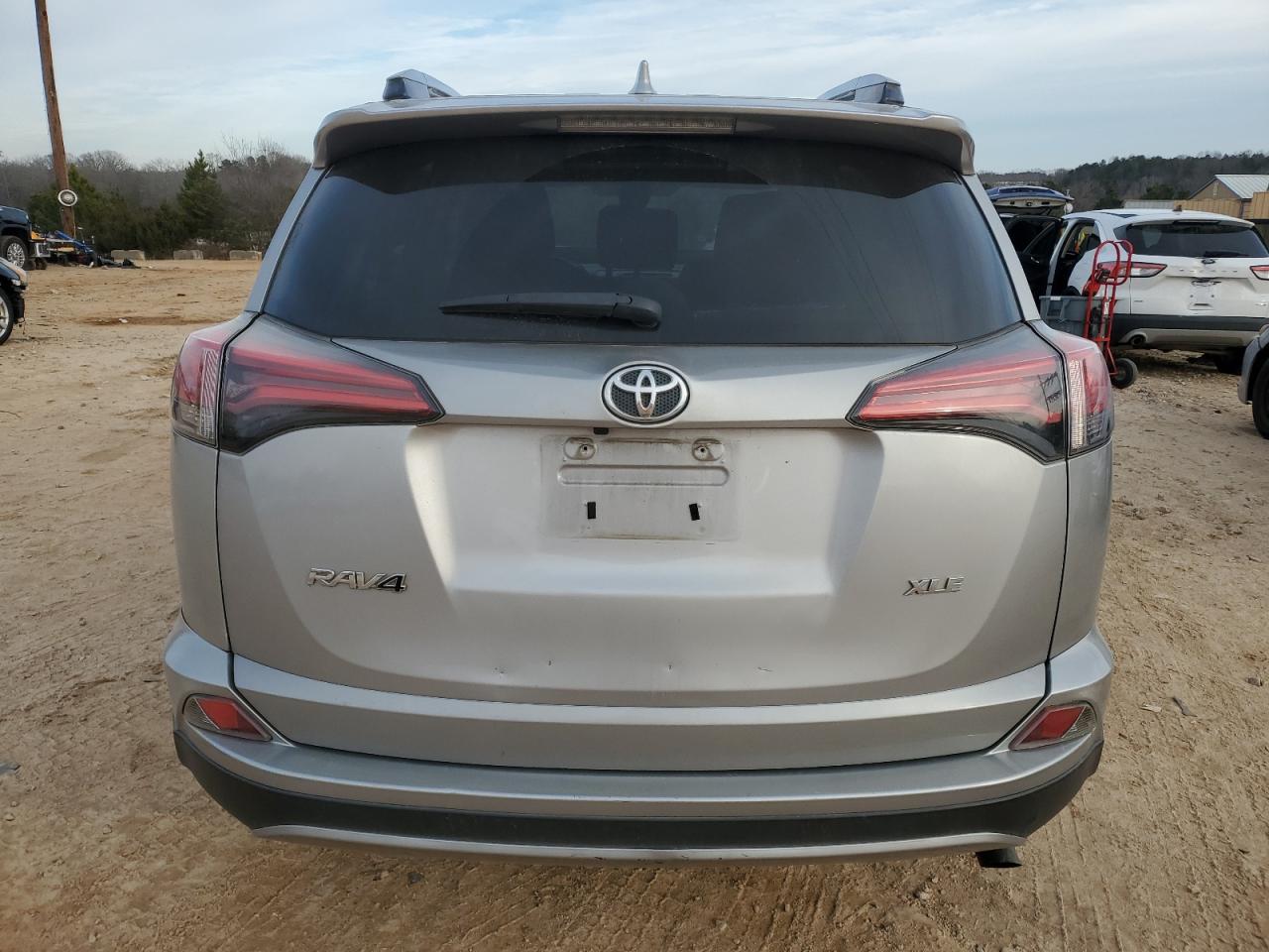 2017 Toyota RAV 4 - Image 6