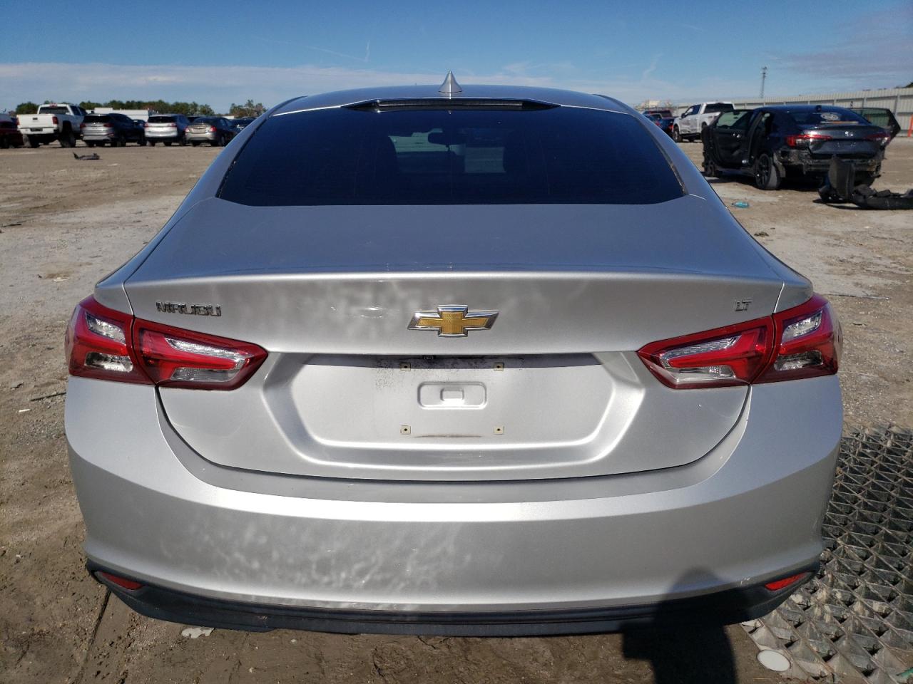 2020 Chevrolet Malibu - Image 6
