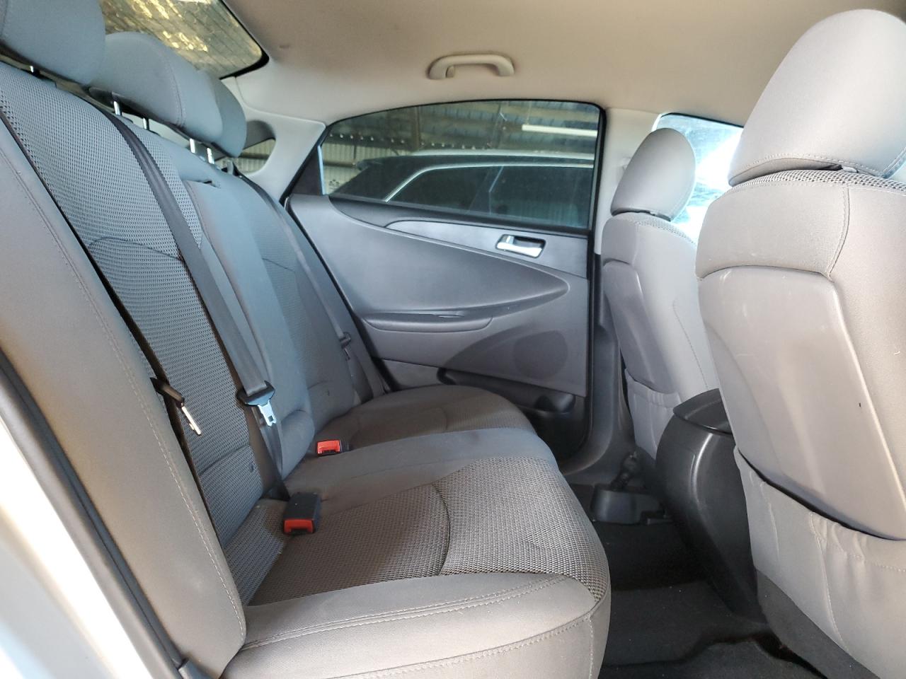 2013 Hyundai Sonata - Image 10
