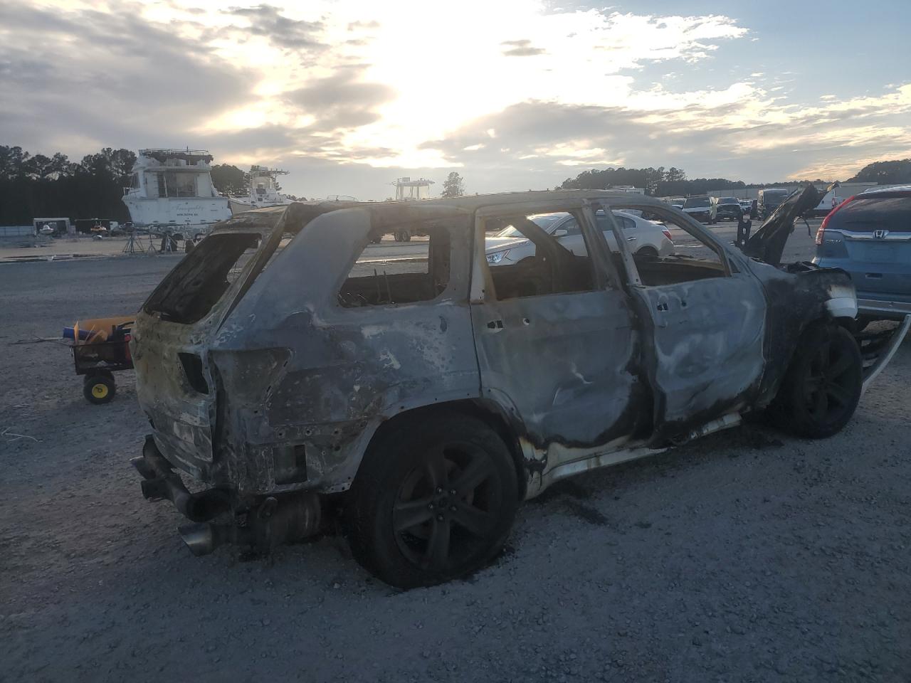 2014 Jeep Grand Cherokee - Image 3