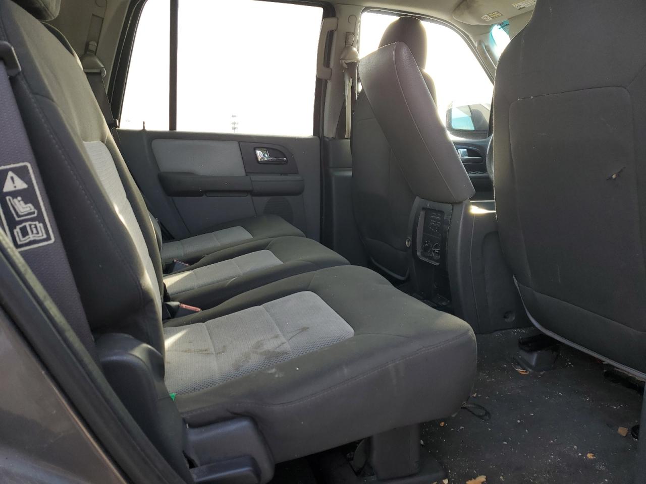 2003 Ford Expedition - Image 11