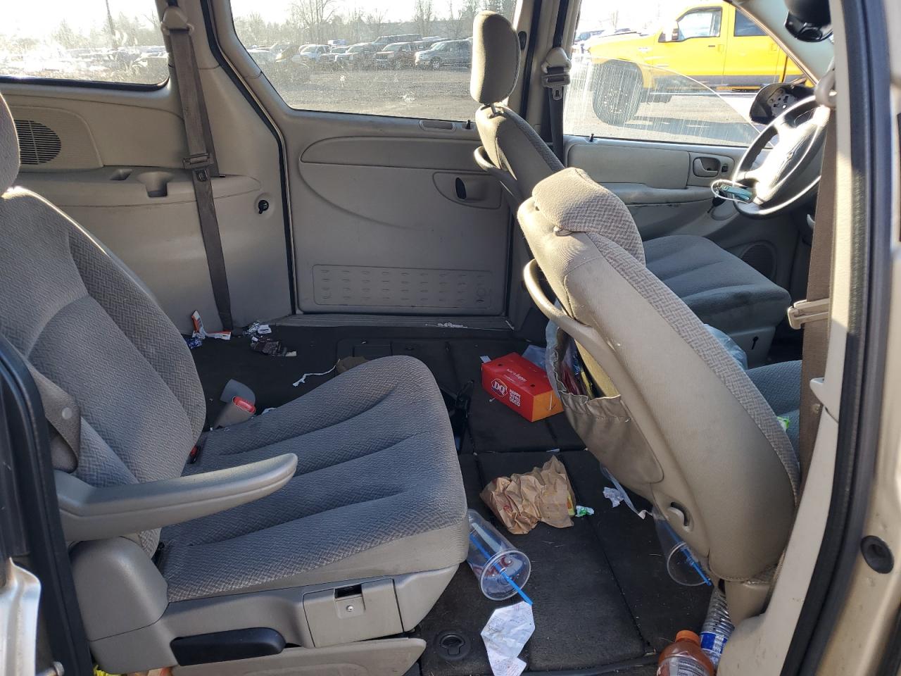 2006 Chrysler Town & Country - Image 12