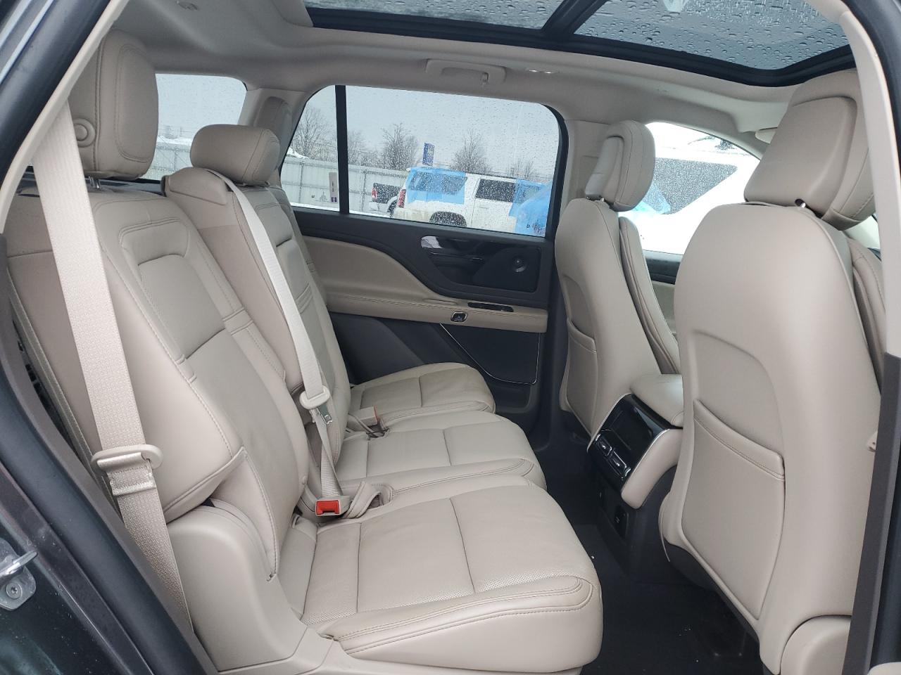 2020 Lincoln Aviator - Image 11