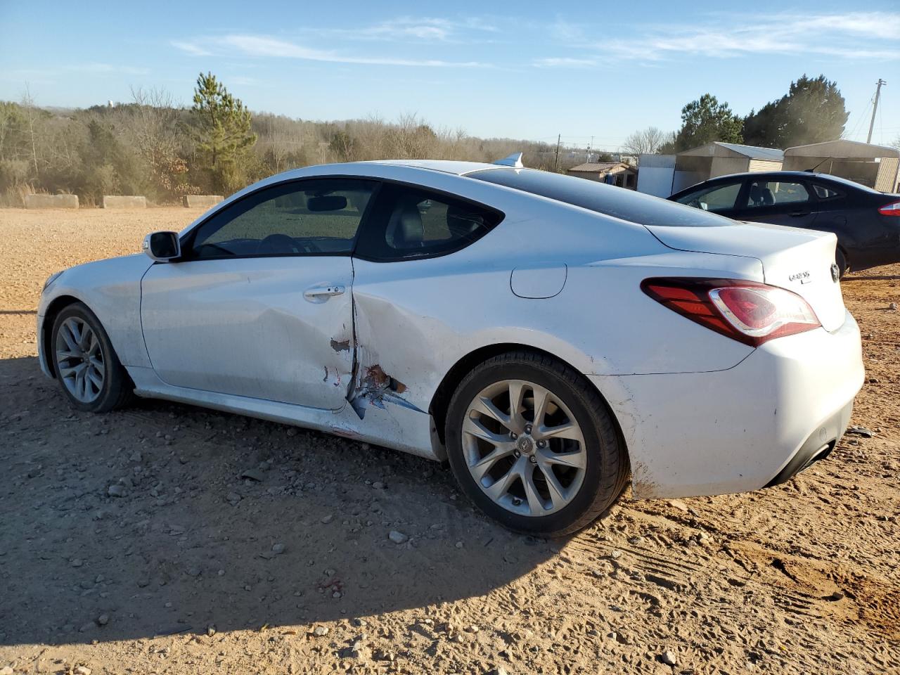 2015 Hyundai Genesis - Image 2