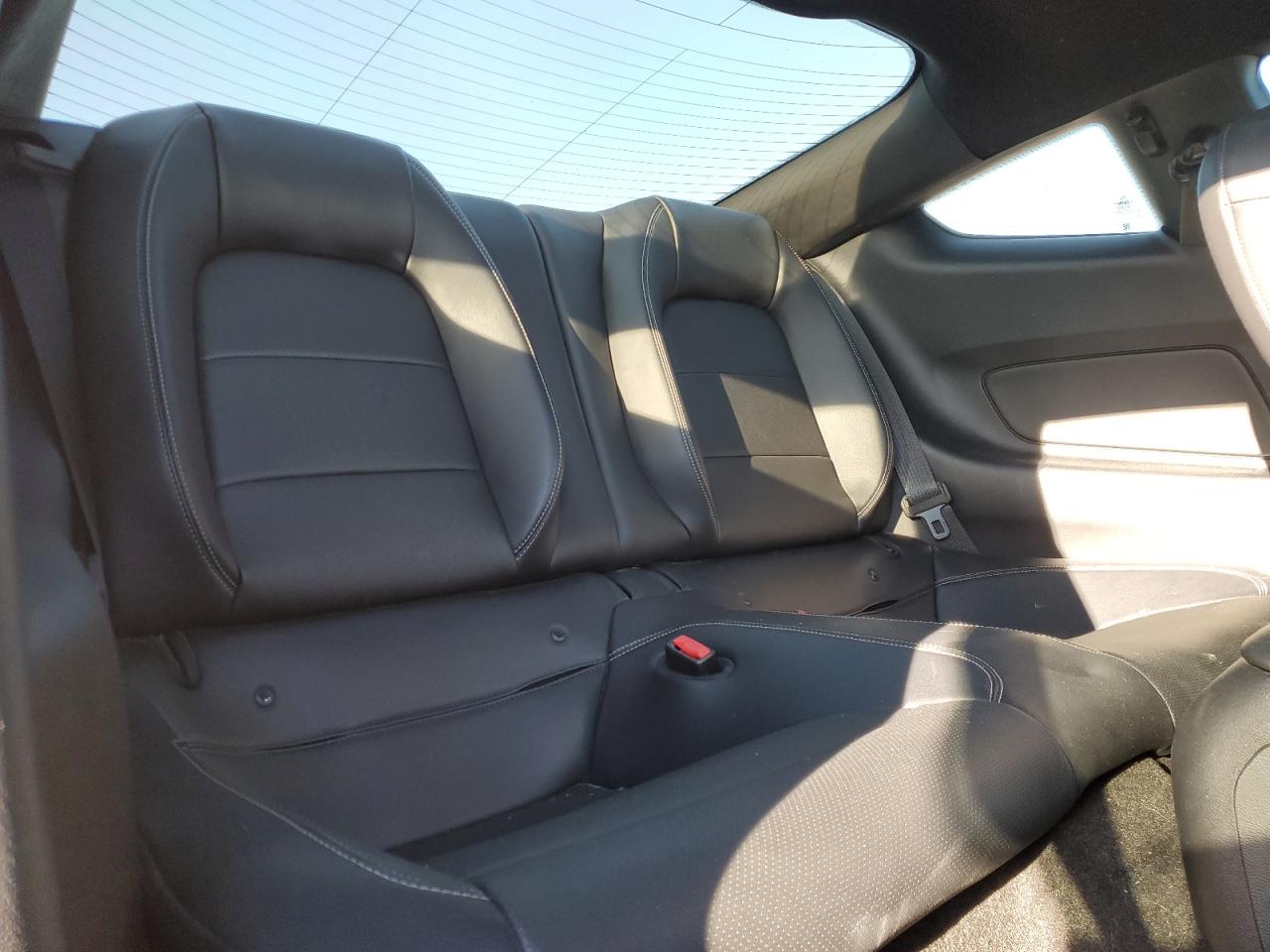 2015 Ford Mustang - Image 10
