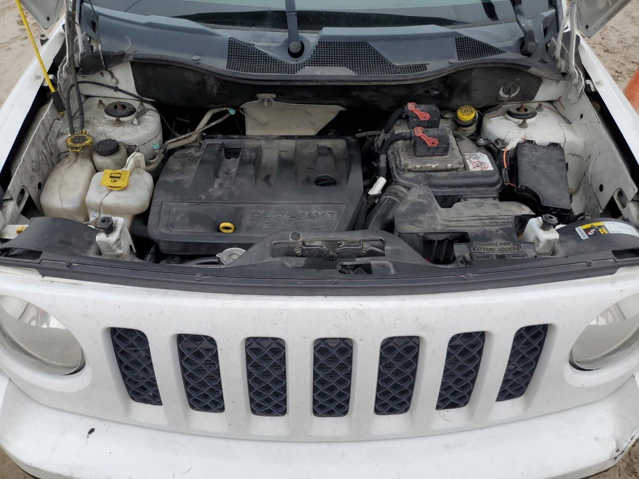 2016 Jeep Liberty (Patriot) - Image 12