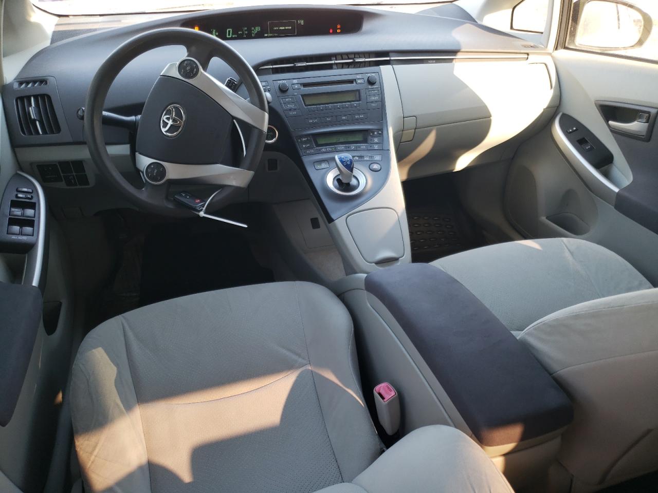2010 Toyota Prius - Image 8