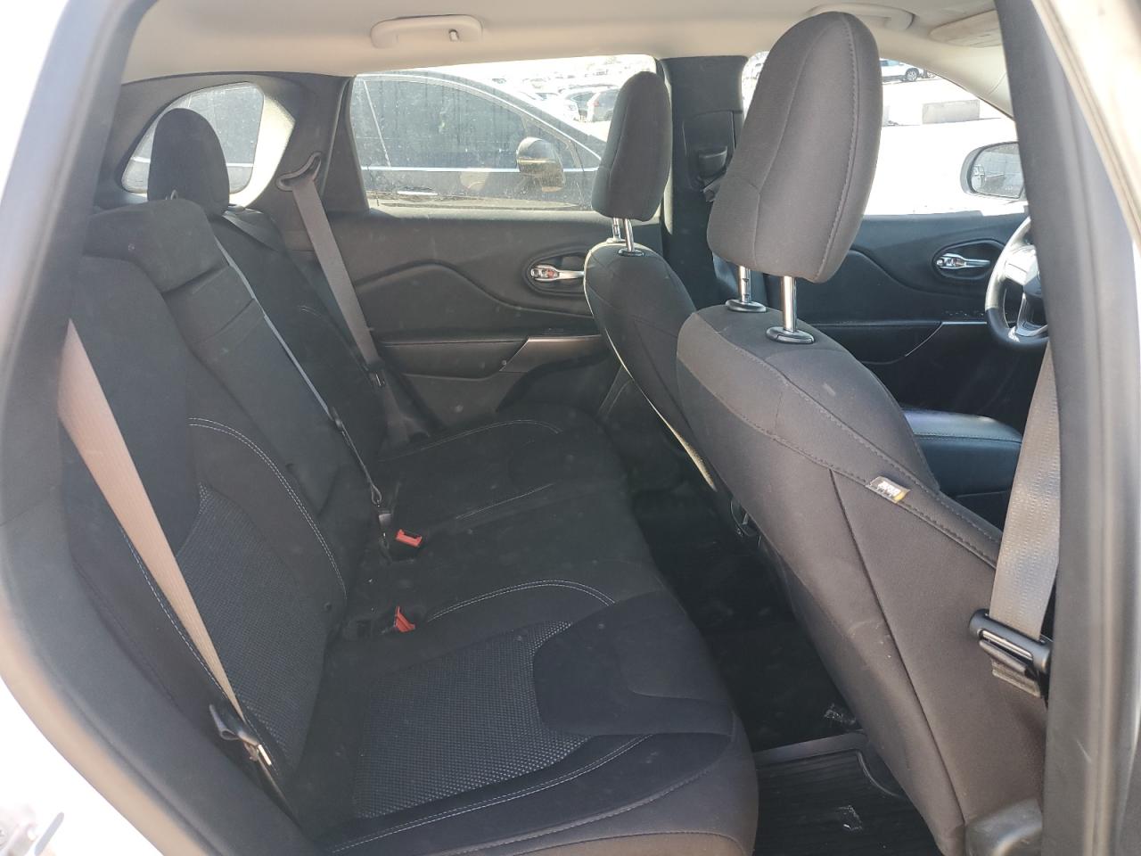 2019 Jeep Grand Cherokee - Image 11