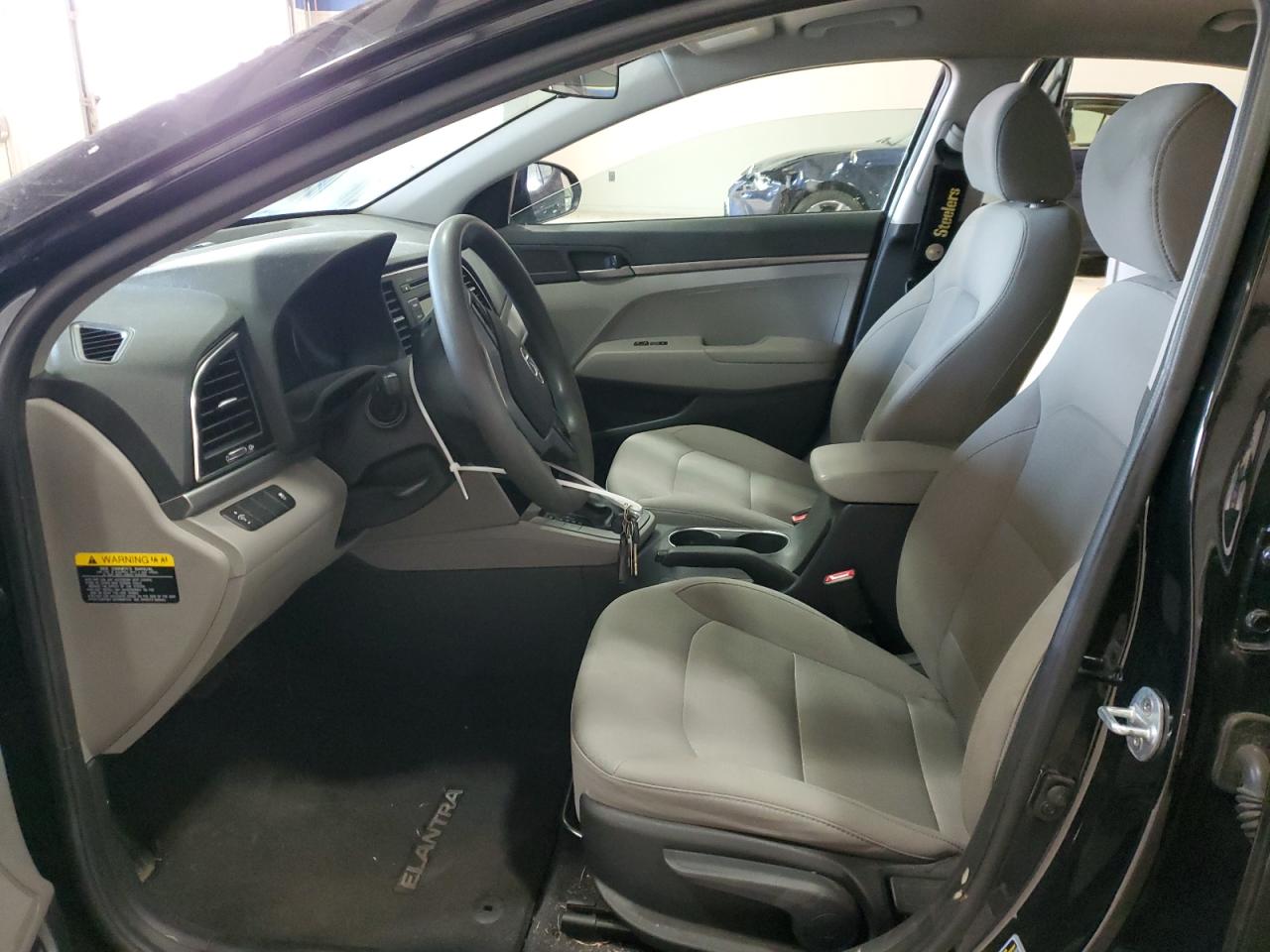 2017 Hyundai Elantra - Image 7