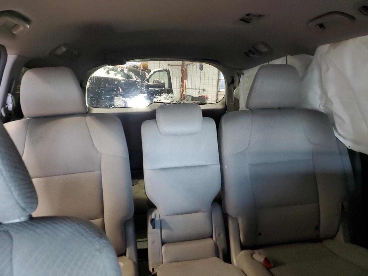 2015 Honda Odyssey - Image 10