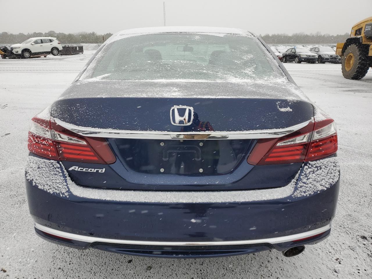 VIN 1HGCR2F30HA265833 2017 HONDA ACCORD no.6