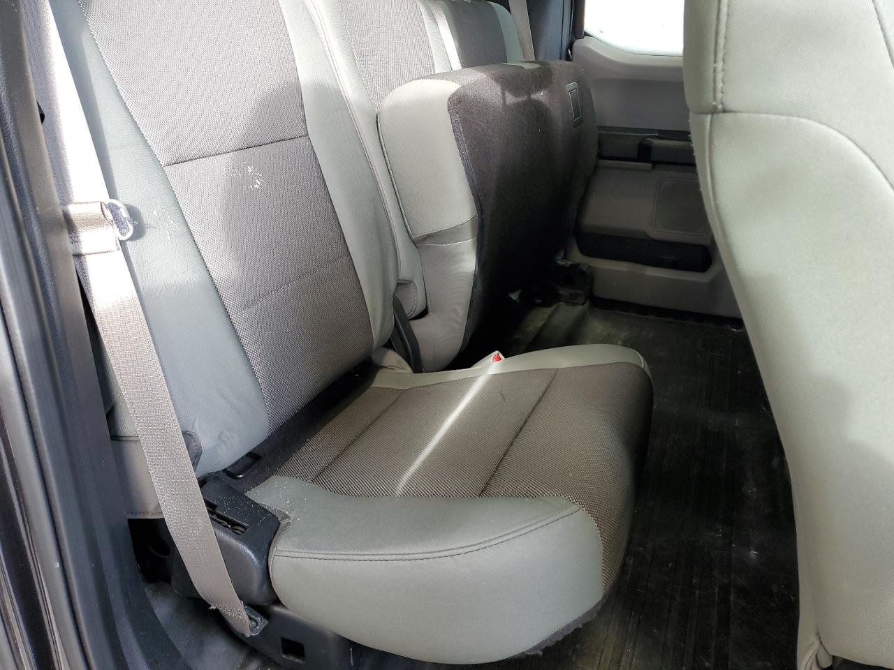 2015 Ford F-150 - Image 11