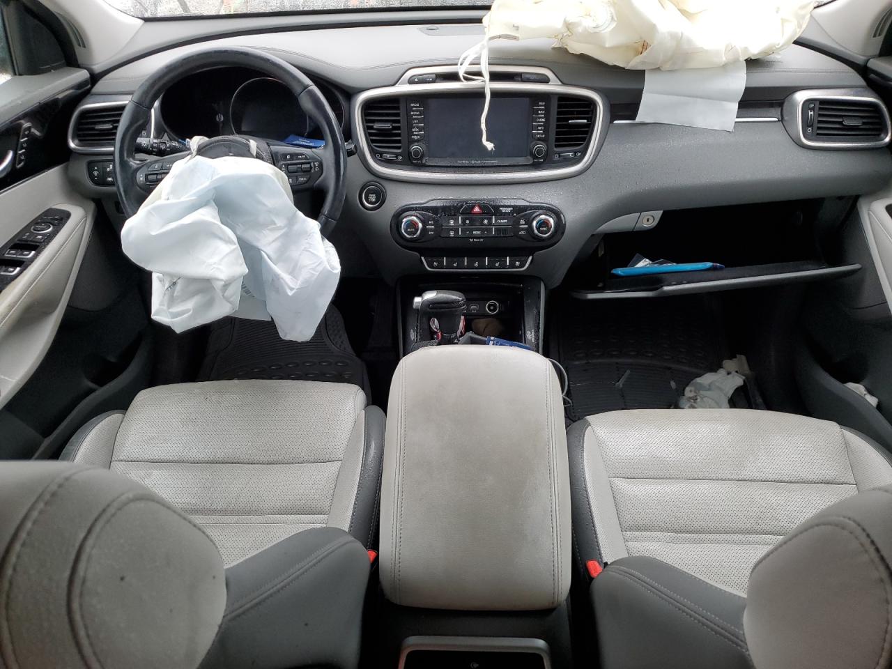 2017 Kia Sorento - Image 8