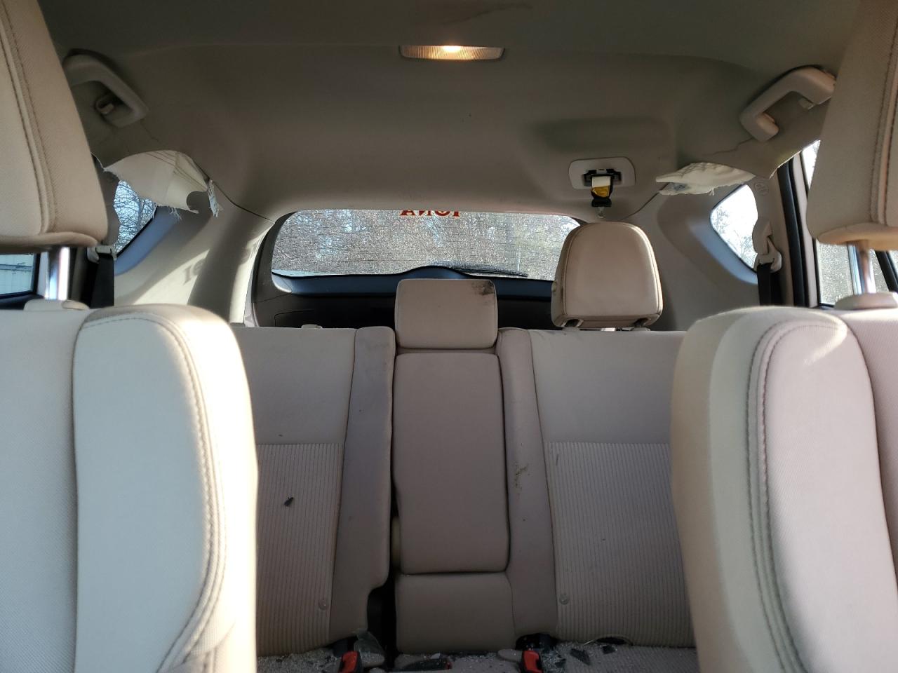 2015 Toyota RAV 4 - Image 10