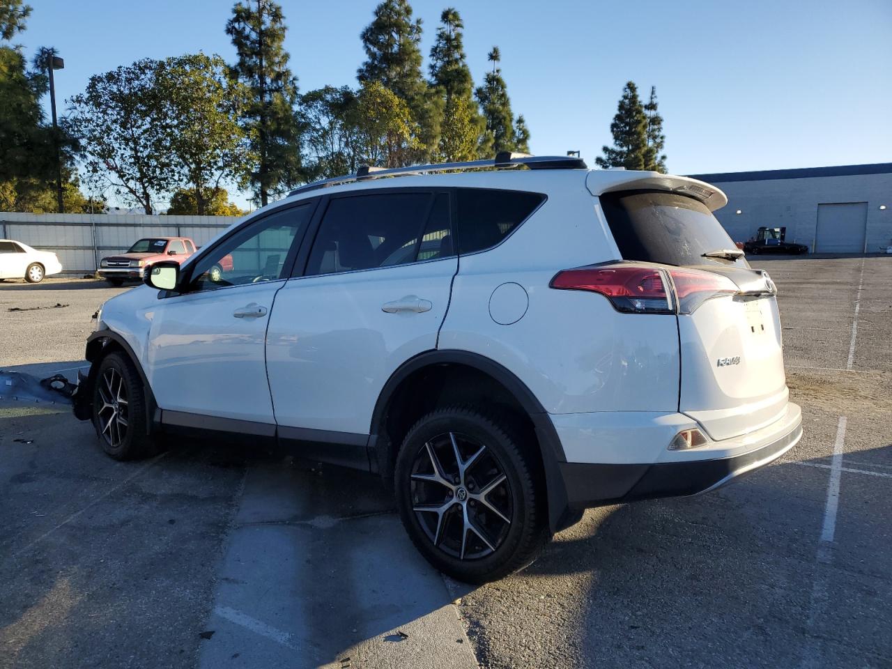 2018 Toyota RAV 4 - Image 2