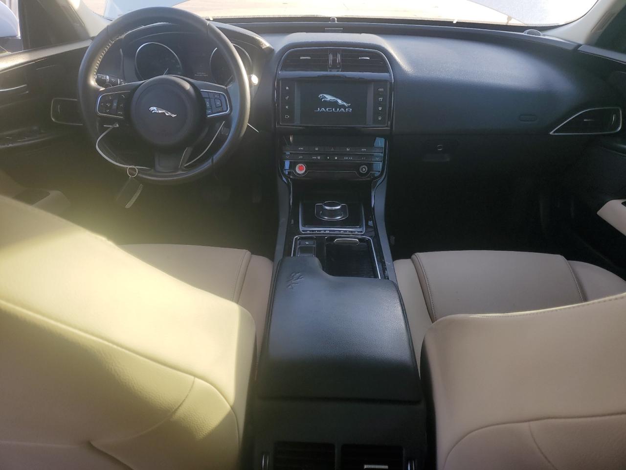 VIN SAJAR4FX6JCP24055 2018 JAGUAR XE no.8