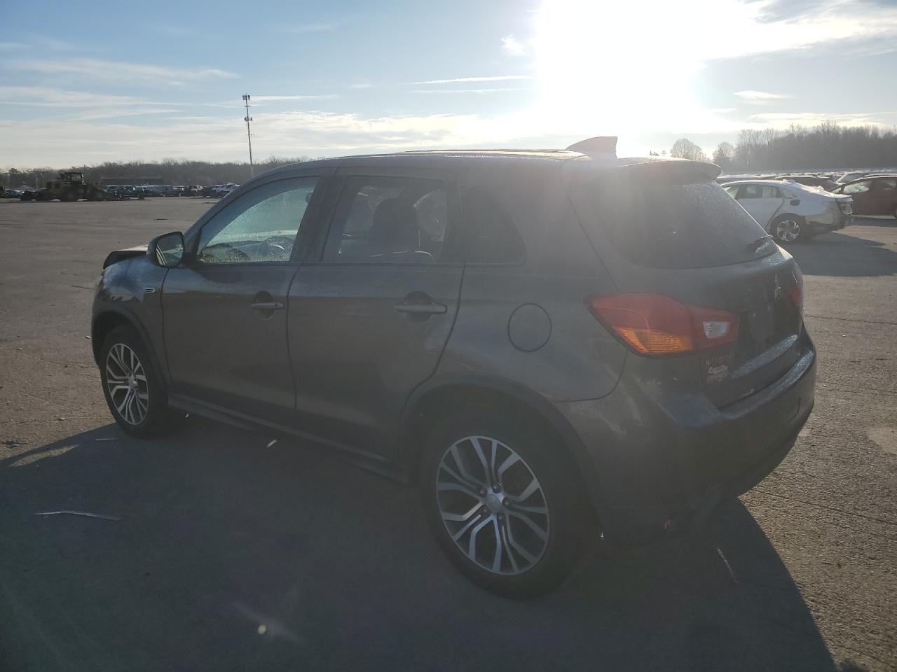 2017 Mitsubishi Outlander - Image 2