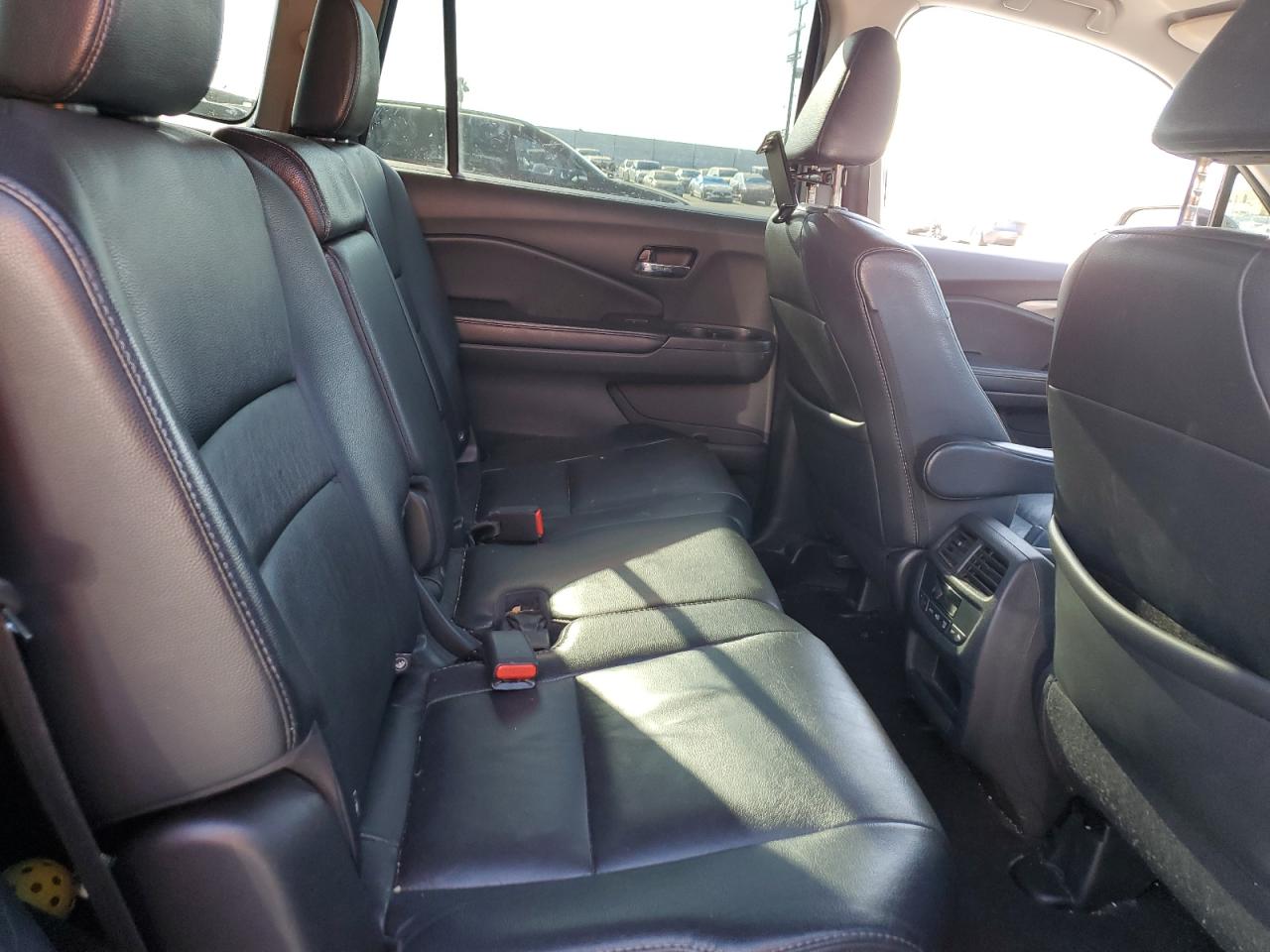 2016 Honda Pilot - Image 11