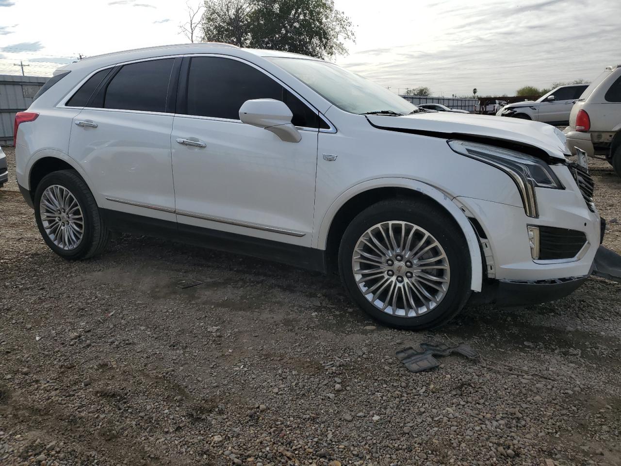 2017 Cadillac XT5 - Image 4