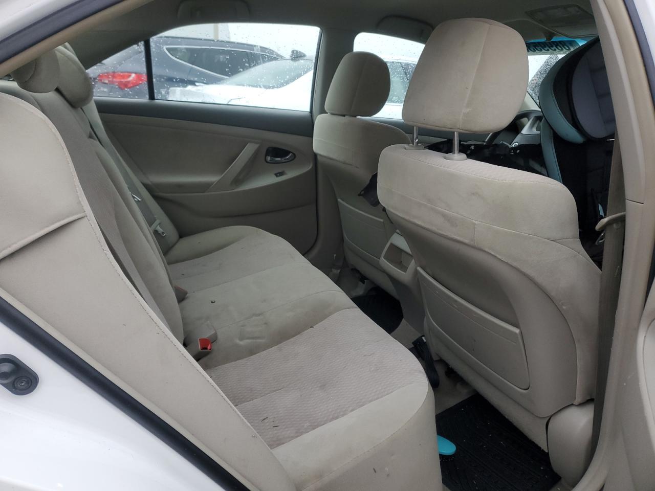 2010 Toyota Camry - Image 10