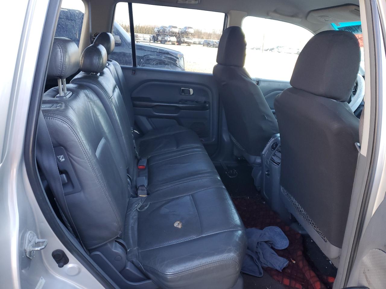 2004 Honda Pilot - Image 11