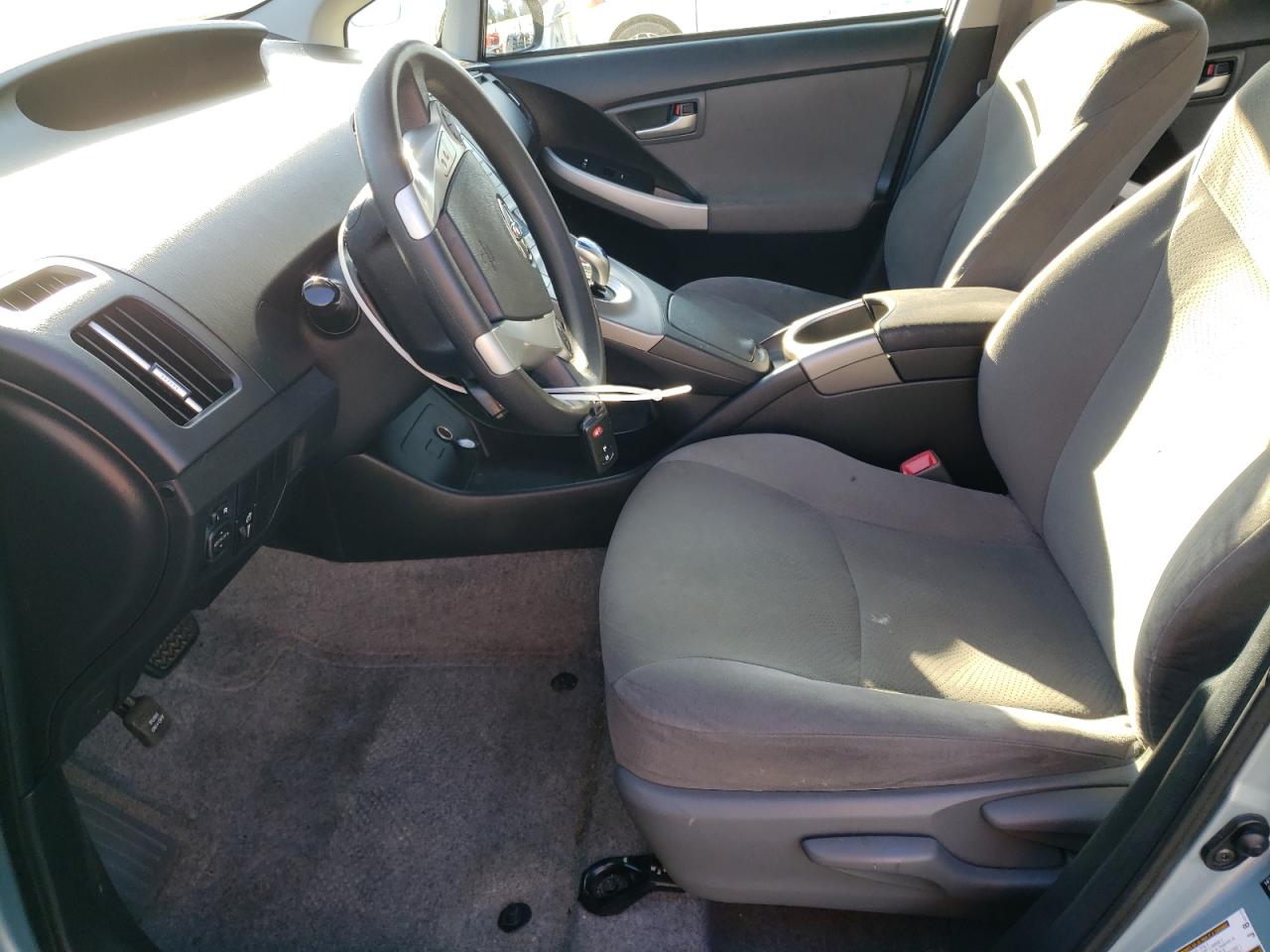 2013 Toyota Prius - Image 7