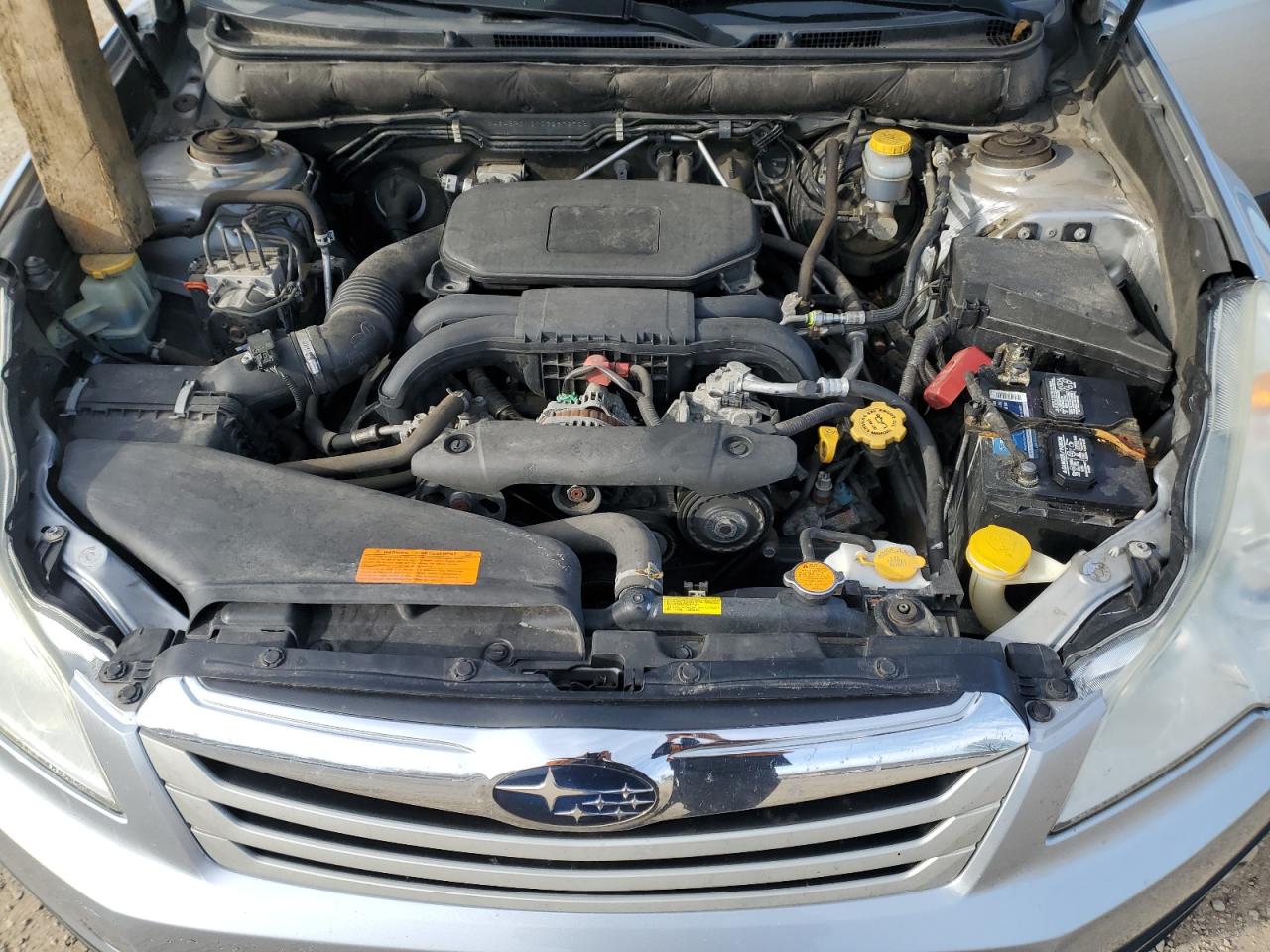 2012 Subaru Outback - Image 12