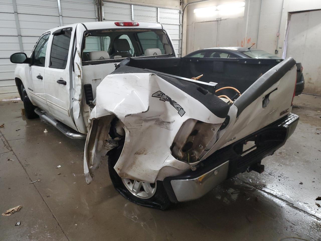 2009 GMC Sierra - Image 2