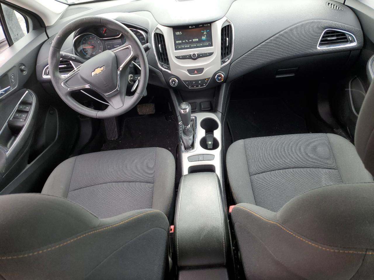 2017 Chevrolet Cruze - Image 8