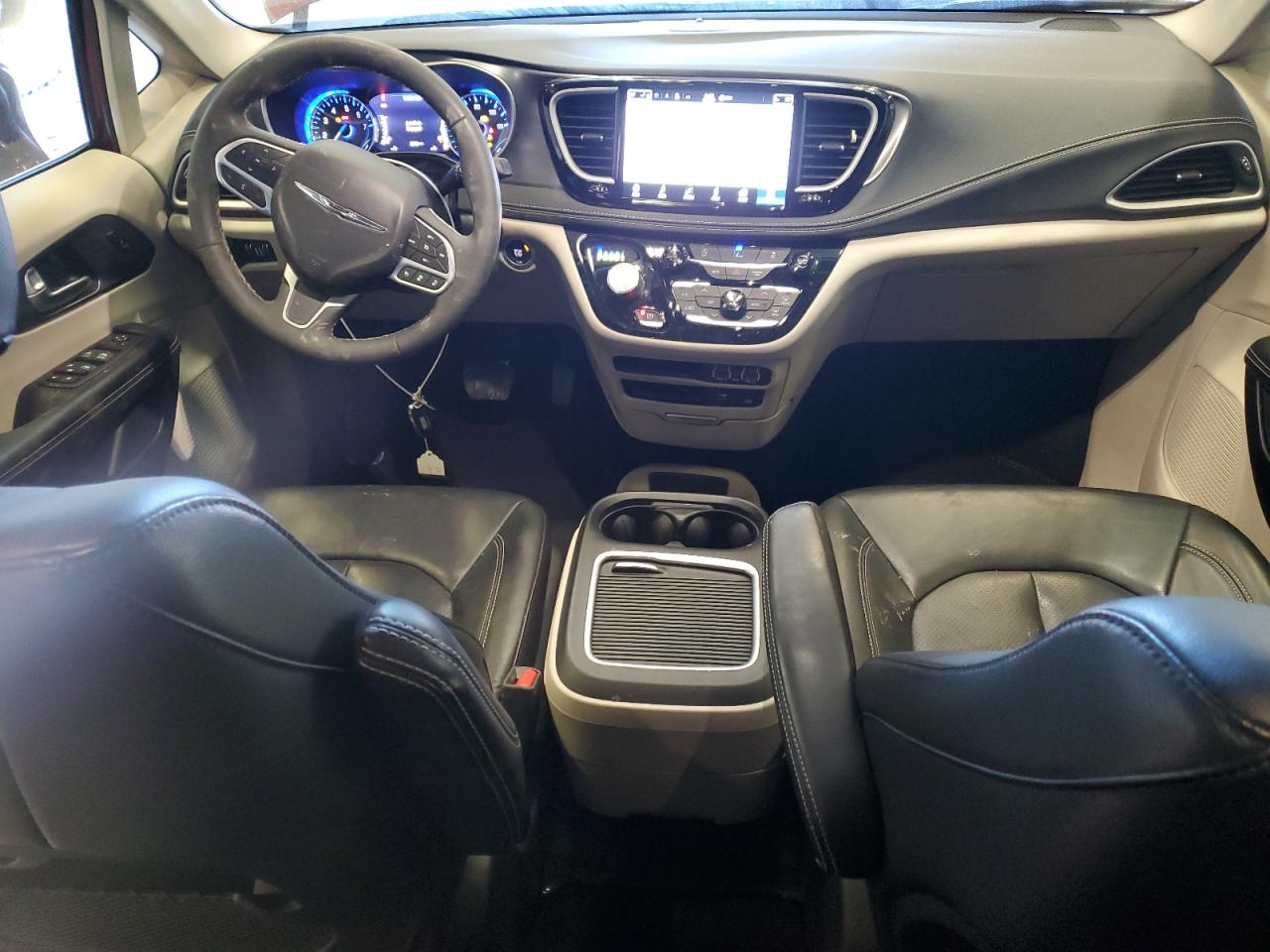 2022 Chrysler Pacifica - Image 8