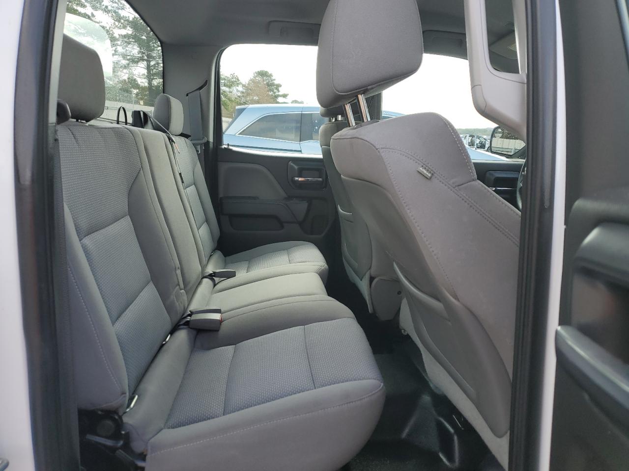 2015 Chevrolet Silverado - Image 10