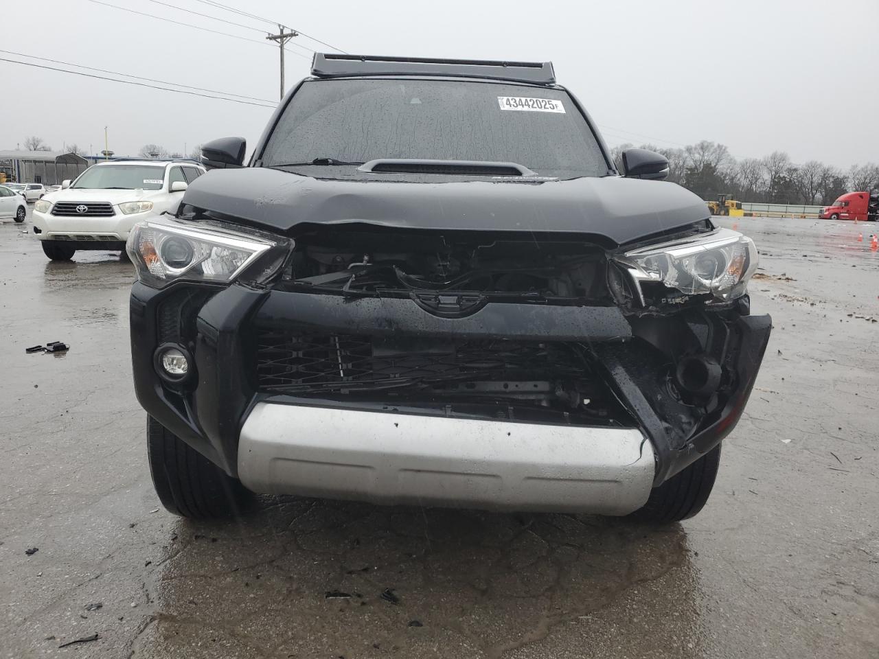 2021 Toyota 4Runner - Image 5