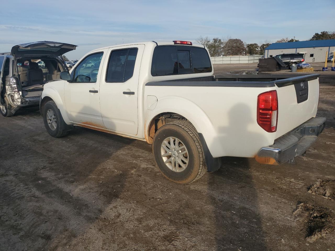 2015 Nissan Navara (Frontier) - Image 2