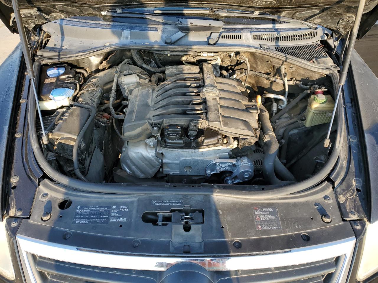 2009 Volkswagen Touareg - Image 13