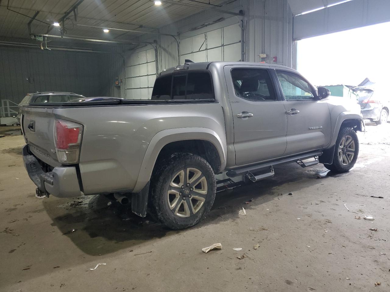 2016 Toyota Tacoma - Image 3