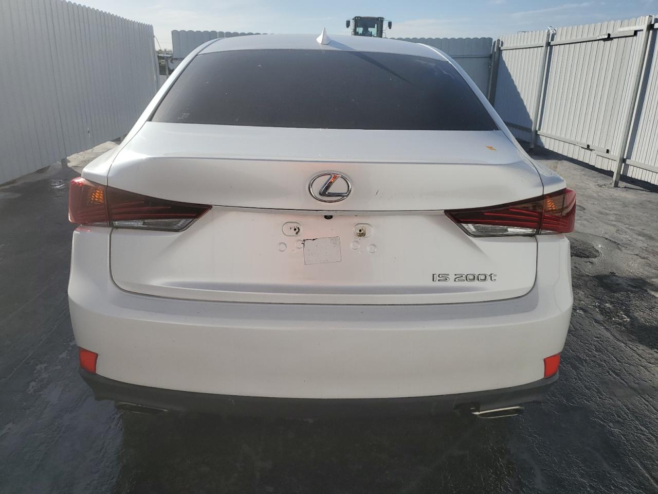 2017 Lexus IS - Image 6