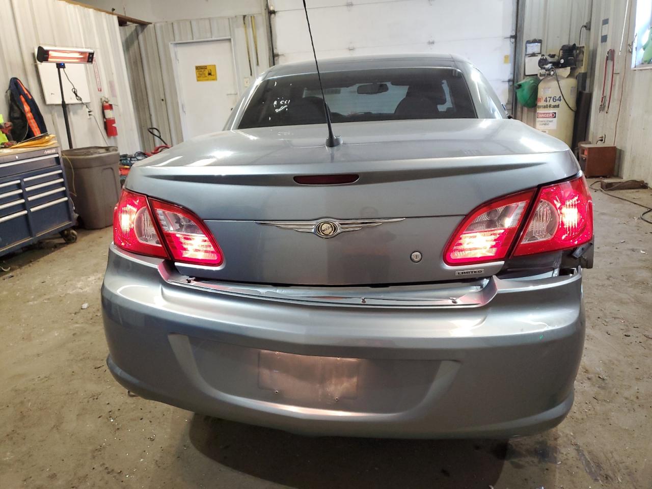 2008 Chrysler Sebring - Image 6
