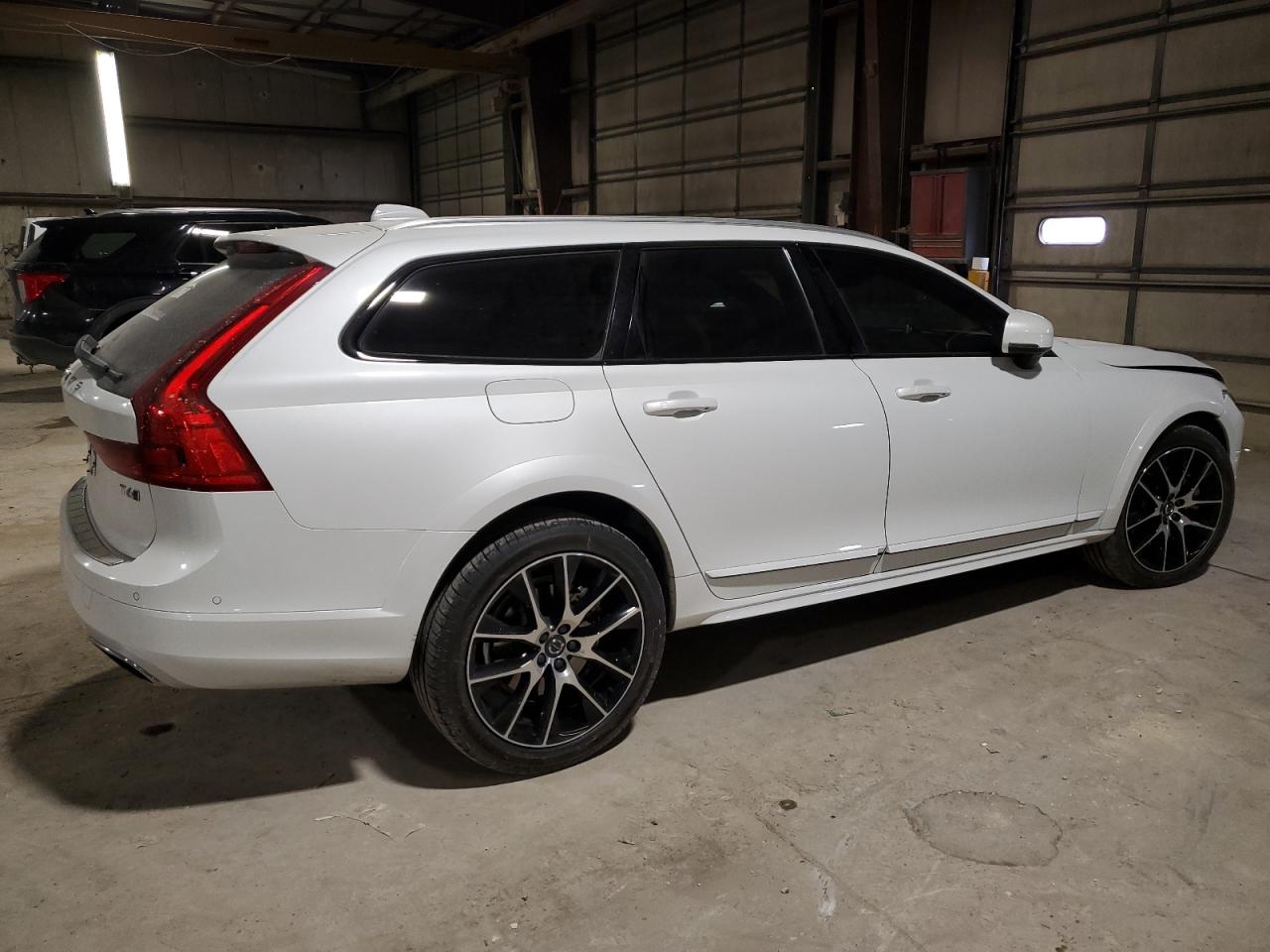 2018 Volvo V90 - Image 3