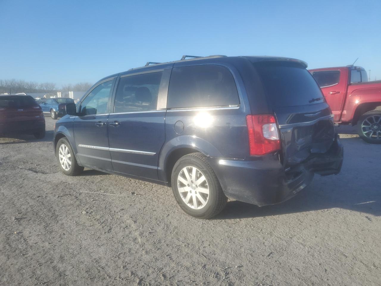 2014 Chrysler Town & Country - Image 2