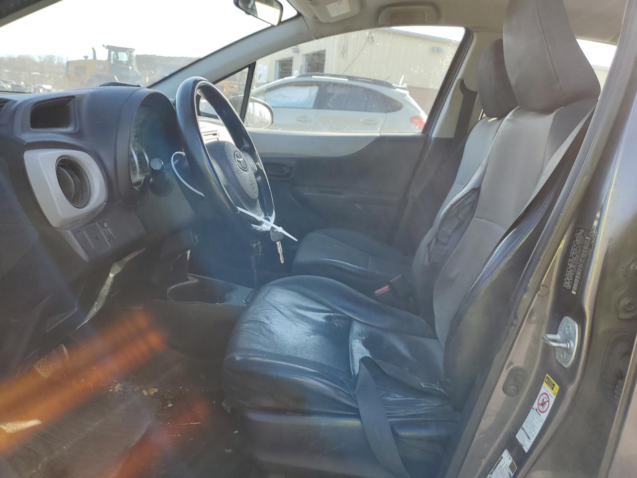 2012 Toyota Yaris - Image 7
