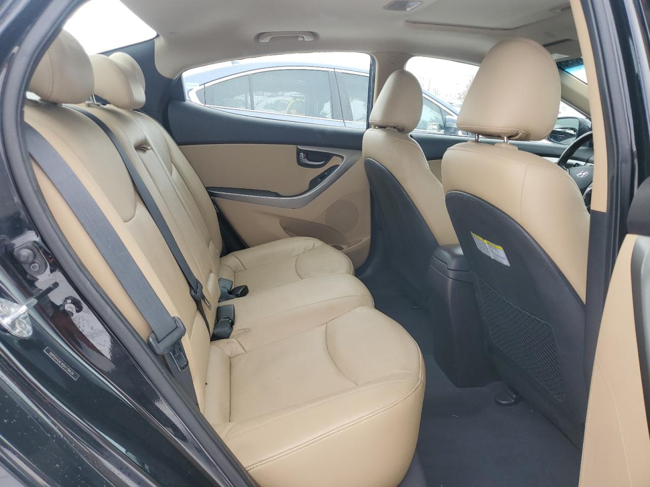 2013 Hyundai Elantra - Image 10