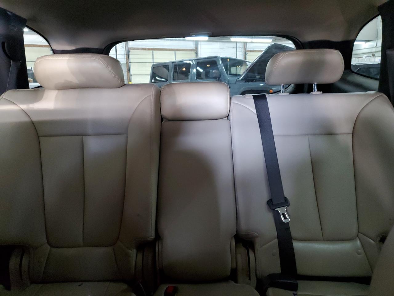 2011 Hyundai Santa Fe - Image 10