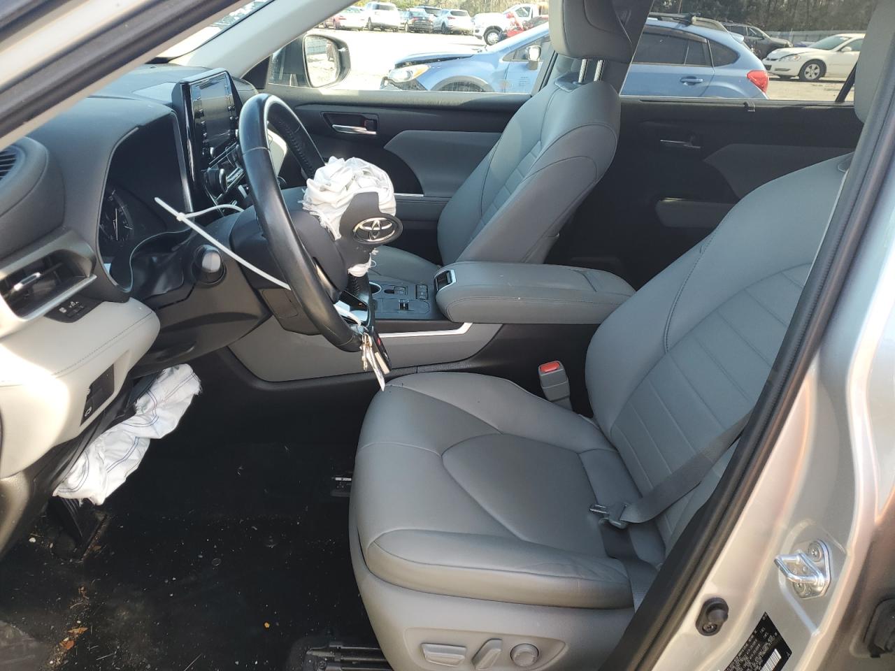 2020 Toyota Highlander - Image 7