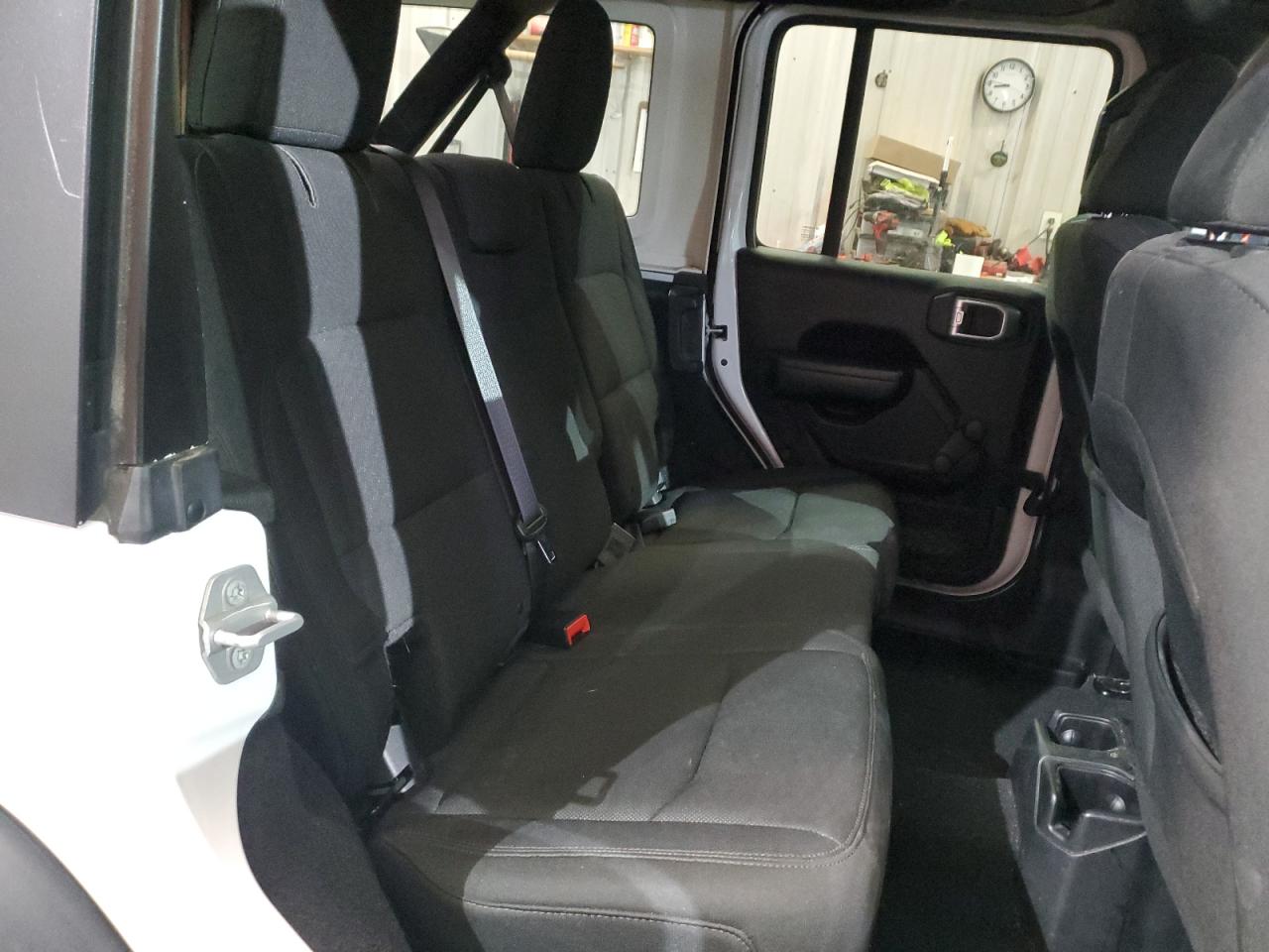 2018 Jeep Wrangler - Image 11