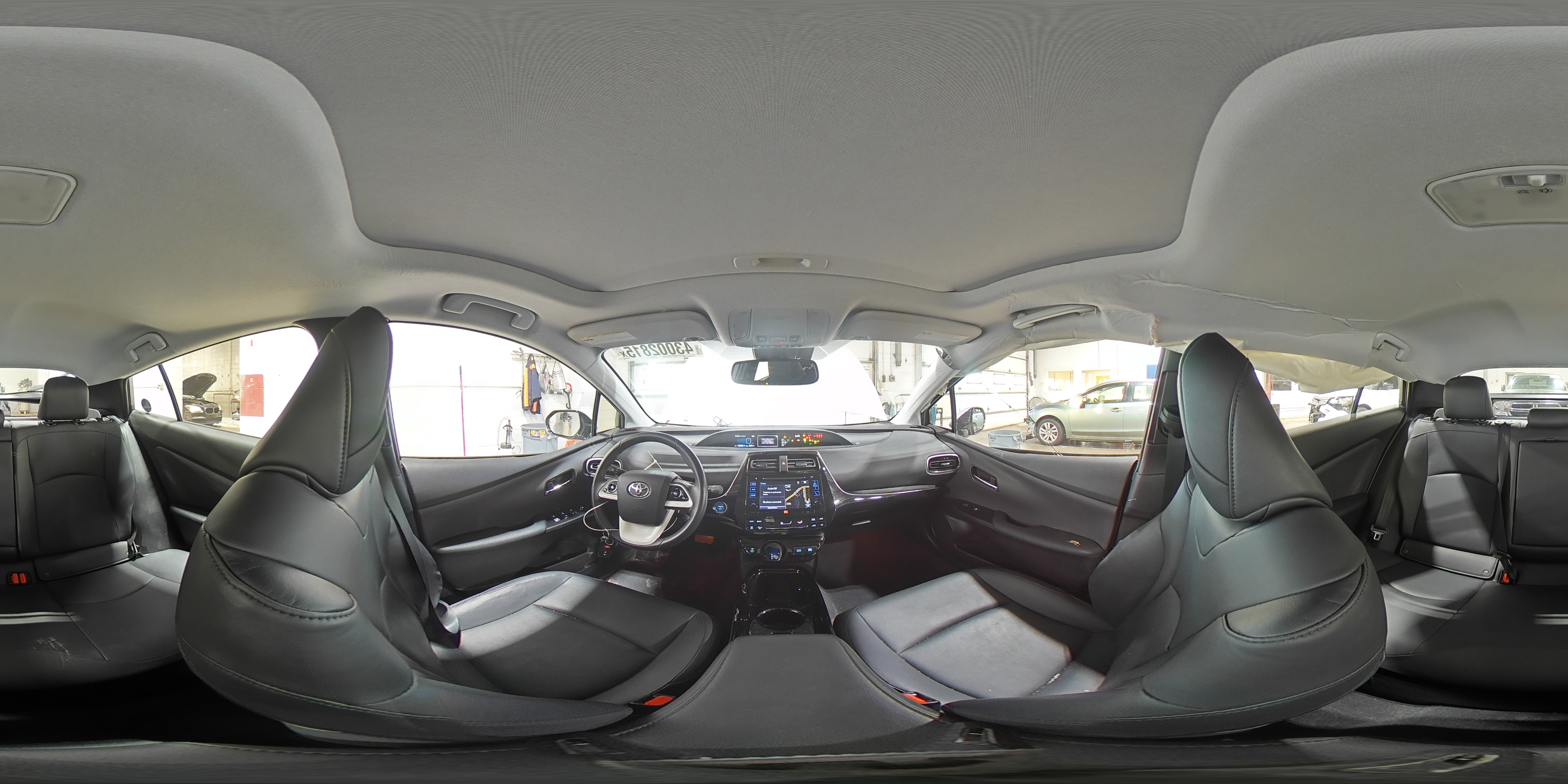 2017 Toyota Prius - Image 12