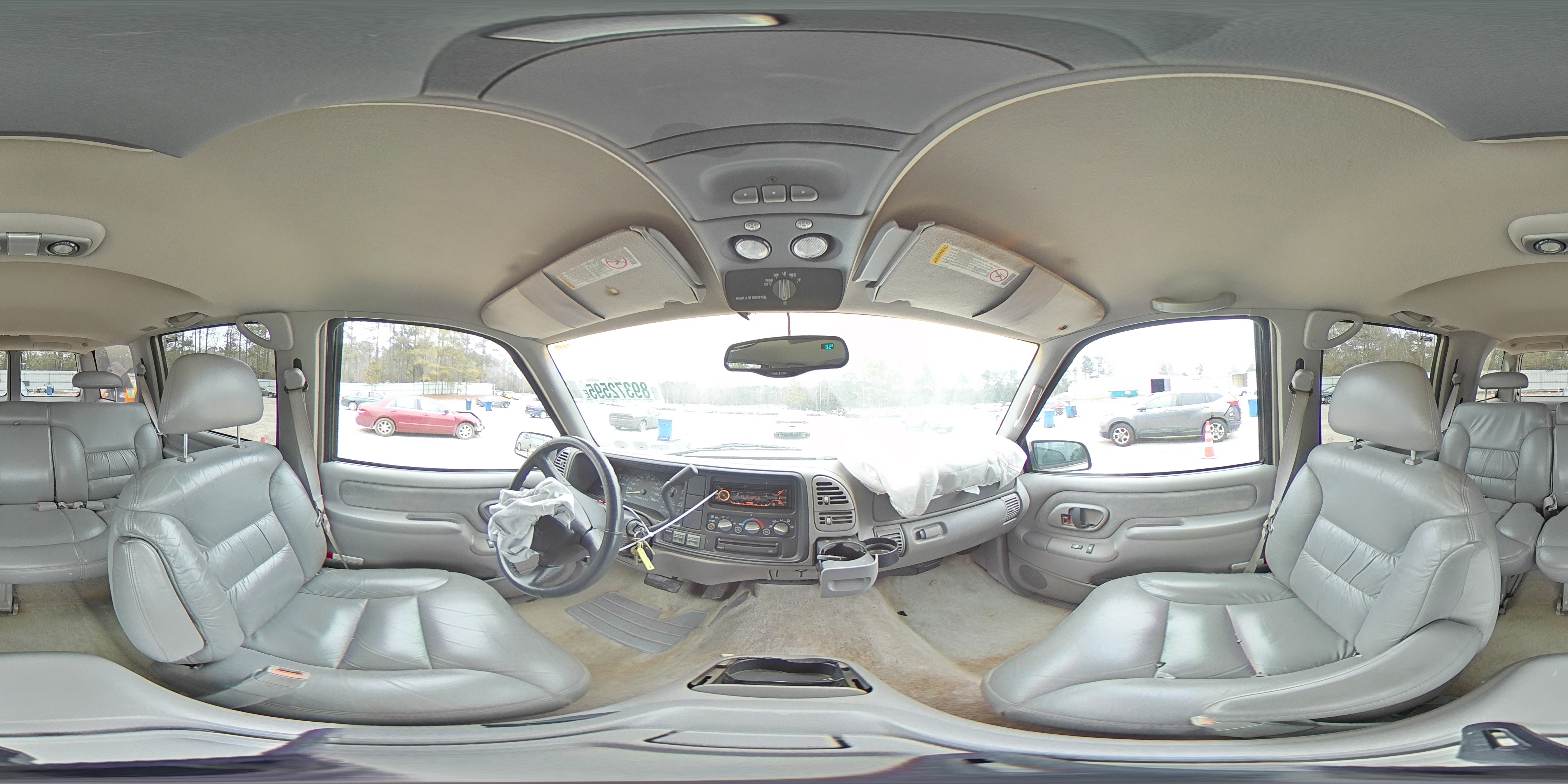 1999 Chevrolet Tahoe - Image 13