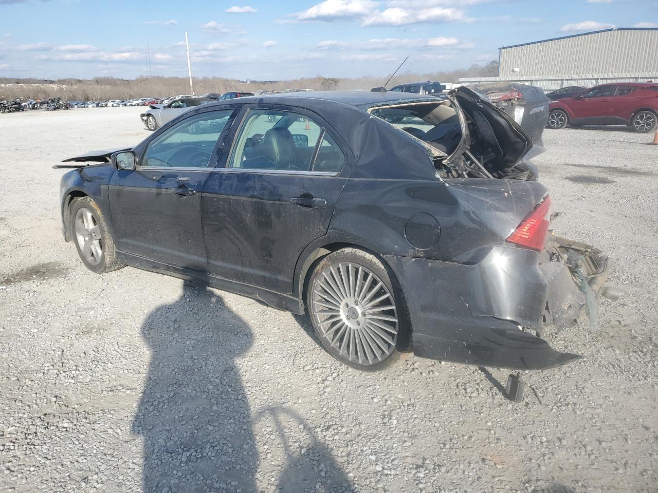 2010 Ford Fusion - Image 2