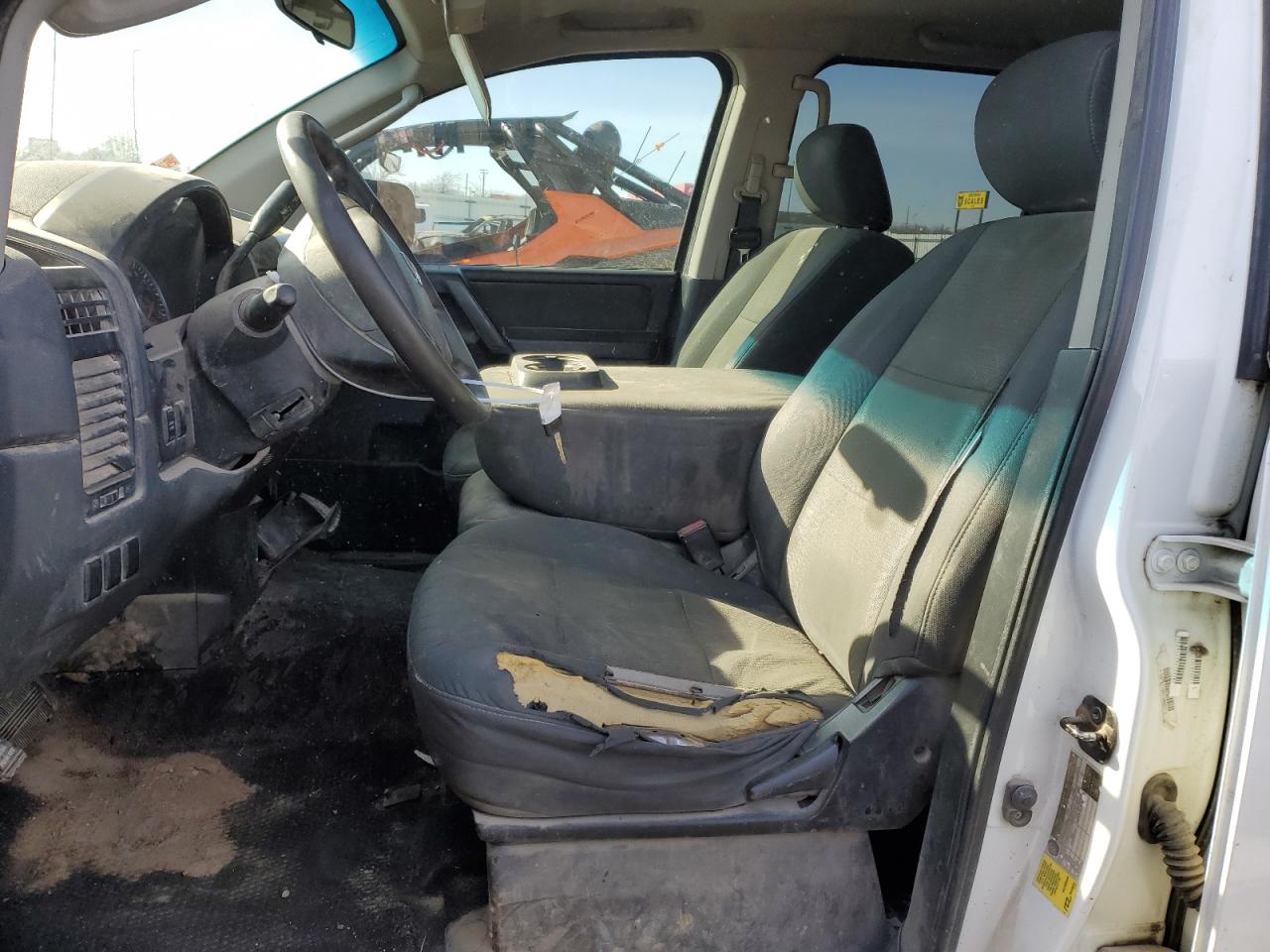 2010 Nissan Titan - Image 7